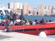 Immigrati: l’Italia valuta i visti temporanei per farli entrare in Europa