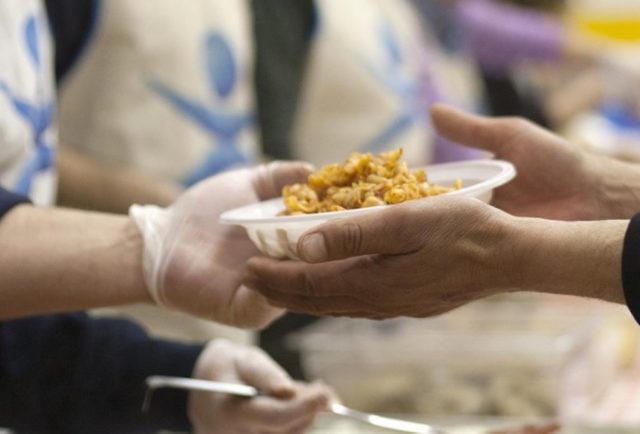 poverta-triste-primato-italiano-scala-europea