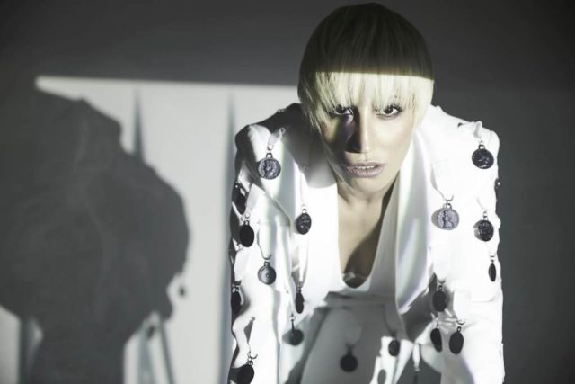 malika-ayane-domino-festeggia-10-anni-carriera