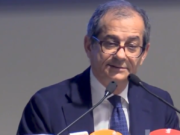 Manovra, Tria cede le armi a Salvini e Di Maio: deficit al 2,4% manovra-tria-cede-salvini-di-maio-deficit-24