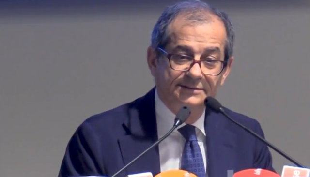 manovra-tria-cede-salvini-di-maio-deficit-24