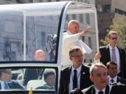 Papa Francesco sotto attacco: tutto sui fronti caldi in Vaticano papa-francesco-sotto-attacco-vaticano