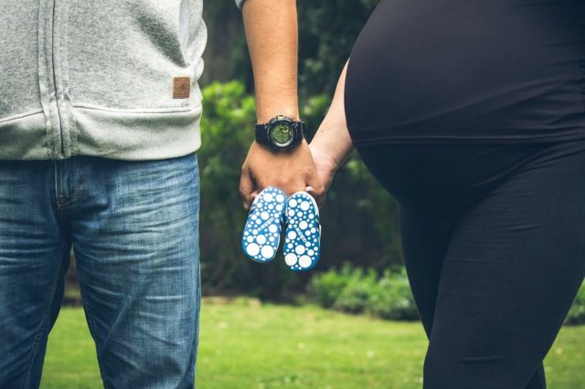 assegno-unico-per-rilanciare-nascite-tensione-lega-5-stelle