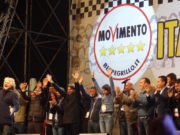 5 Stelle, la metamorfosi per restare al potere