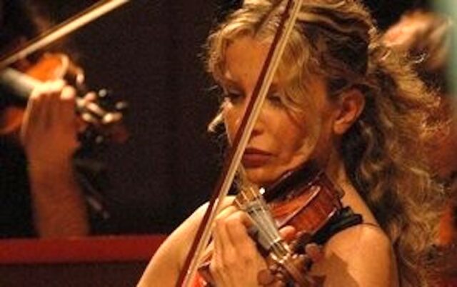 elisabetta-garetti-guest-star-apertura-museo-della-poesia-piacenza