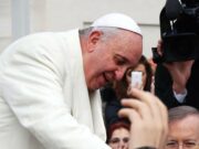 Giallo in Vaticano: Papa Francesco s’è tolto il titolo di vicario di Cristo? papa-francesco-se-tolto-il-titolo-di-vicario-di-cristo