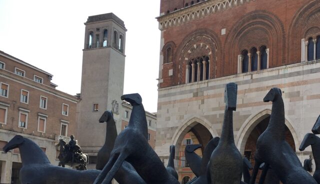 cavalli-paladino-a-piacenza-quando-arte-fa-discutere