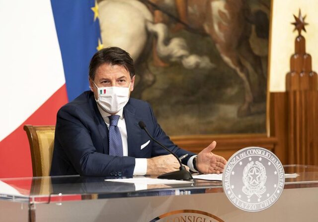 natale-e-capodanno-blindati-conte-illustra-le-nuove-misure-video