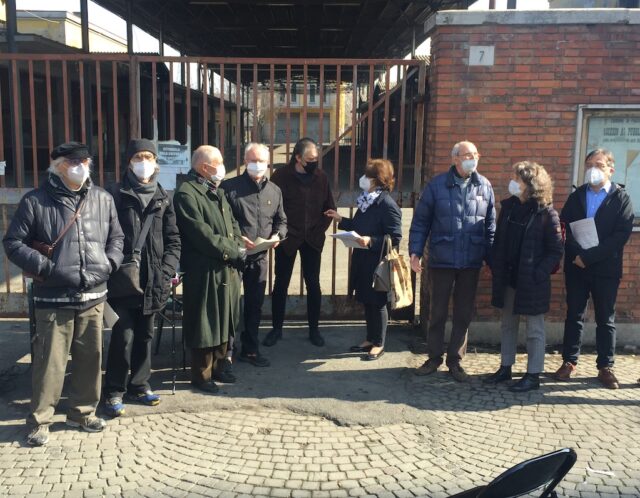 ex-mercato-ortofrutticolo-sale-la-protesta-no-allabbattimento