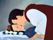 Biancaneve baciata senza consenso: l’ultima follia del politically correct biancaneve-baciata-senza-consenso-lultima-follia-del-politically-correct