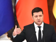 Zelensky, da comico a presidente: il “Grillo ucraino” che sta facendo la storia zelensky-da-comico-a-presidente-il-grillo-ucraino-che-sta-facendo-la-storia