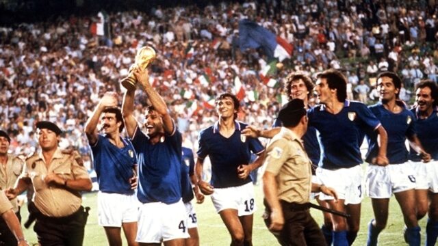 il-viaggio-degli-eroi-su-rai1-il-film-che-racconta-la-vittoria-dellitalia-ai-mondiali-82