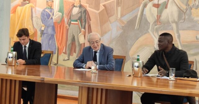 banca-di-piacenza-spedisce-in-africa-lambulanza-di-emergency-senegal