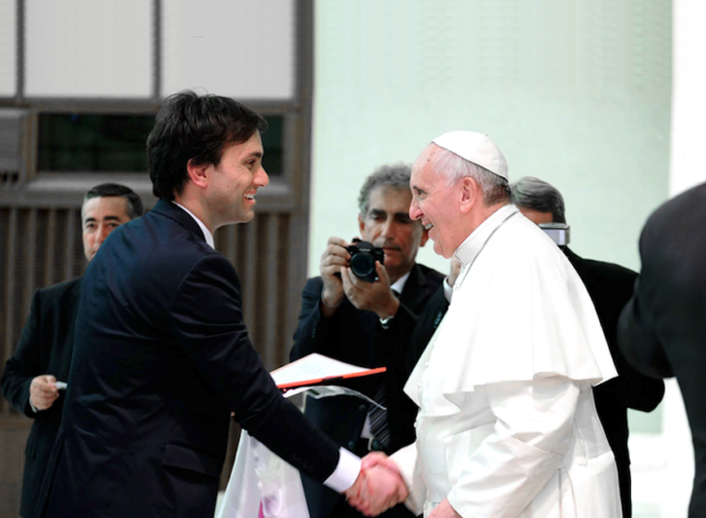 odino-faccia-a-piacenza-cantautore-di-papa-francesco-candidato-nobel-per-la-pace