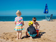 Giovani coppie: per fare figli si aspettano i nonni in pensione e Bankitalia dice che… giovani-coppie-per-fare-figli-si-aspettano-nonni-in-pensione-bankitalia