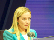 Giorgia Meloni: la lezione sarda sarebbe volare più alto, ma… giorgia-meloni-la-lezione-sarda-volare-piu-alto-ma