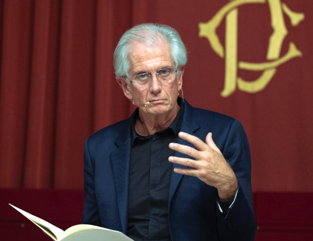 einaudi-per-i-150-anni-piece-teatrale-di-finazzer-flory-al-palabancaeventi