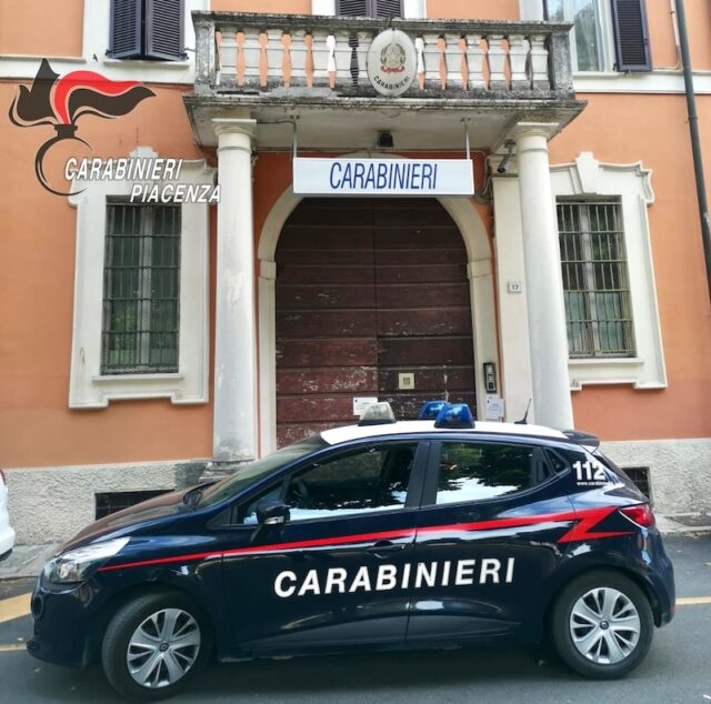 carabinieri-piacenza-salutano-ufficiali-beveroni-barbera-e-giovine