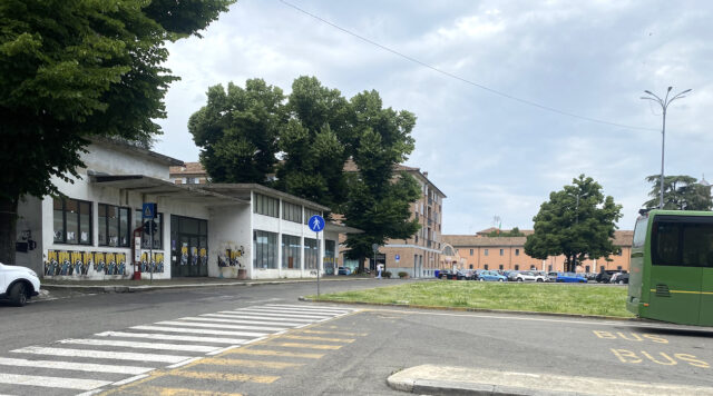 piazza-cittadella-da-rabuffi-app-allex-assessore-castagnetti-sul-parcheggio-sindaco-tarasconi-faccia-marcia-indietro