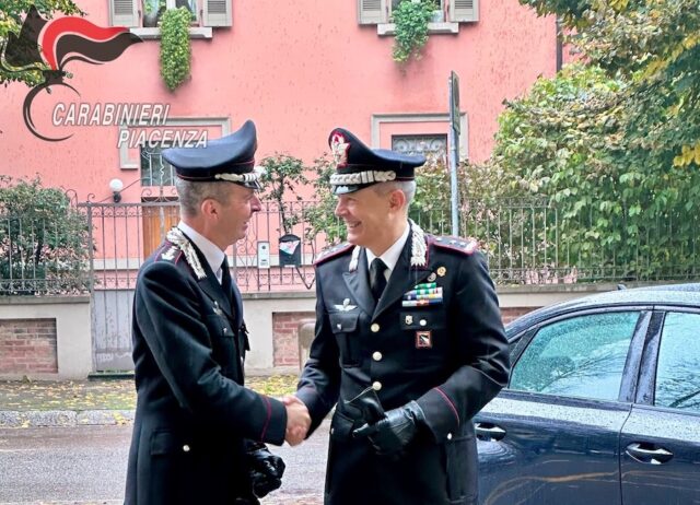 carabinieri-generale-zuccher-in-visita-al-comando-provinciale-di-piacenza
