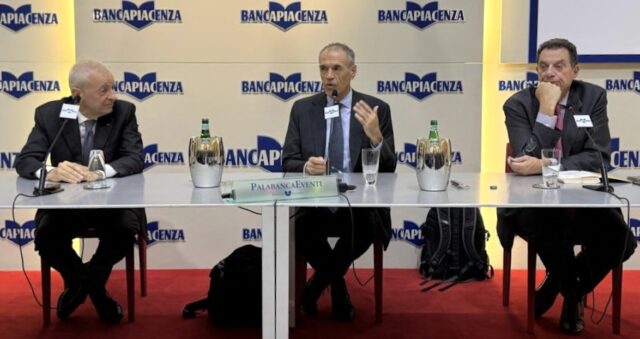 carlo-cottarelli-al-palabancaeventi-i-mali-della-politica-tra-governi-e-parlamento