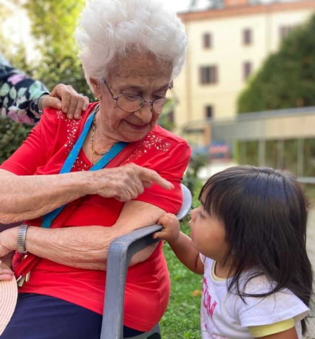 anziani-e-bambini-insieme-convegno-per-i-15-anni-del-progetto-unicoop-piacenza