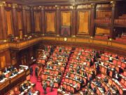 Manovra 2025 approvata dal Parlamento: il plauso di Meloni e le critiche di Schlein