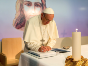 Papa Francesco, le donne e i gay: la strategia del fatto compiuto pagherà? papa-francesco-donne-gay-strategia-fatto-compiuto