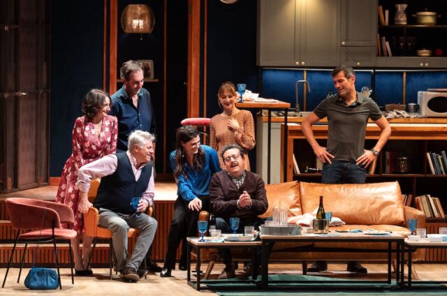 perfetti-sconosciuti-di-paolo-genovese-al-municipale-di-piacenza