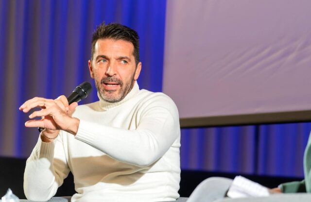 gianluigi-buffon-grande-attesa-per-incontro-con-studenti-piacentini