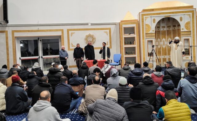 ramadan-vescovo-cevolotto-visita-comunita-islamica-piacenza