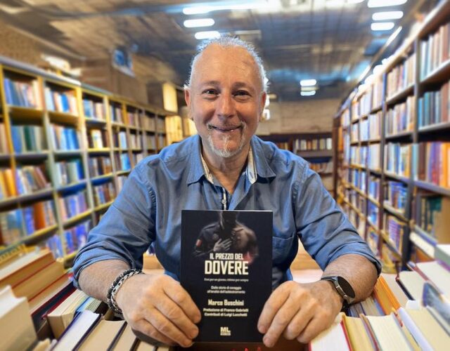 il-prezzo-del-dovere-marco-buschini-presenta-libro-a-piacenza