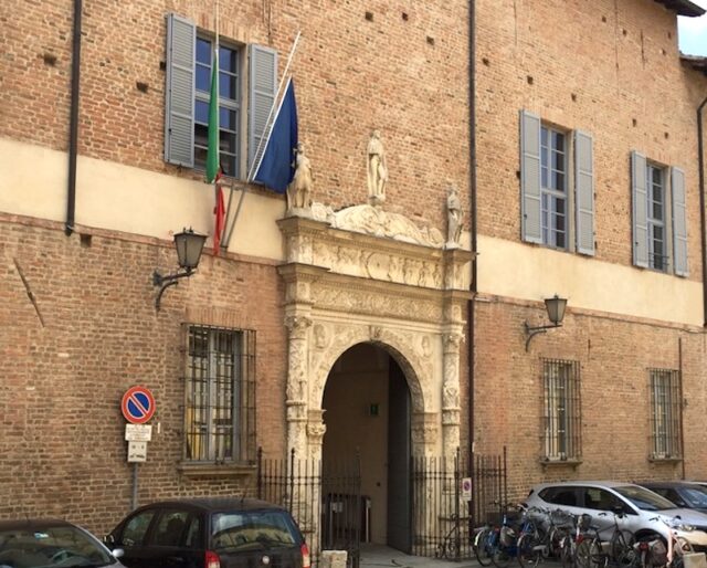 piazza-cittadella-giudice-da-ragione-a-piacenza-parcheggi-e-comune-fara-reclamo