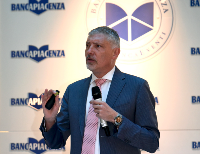 educazione-finanziaria-come-salvaguardare-la-moneta-dalla-politica-incontro-con-pinosa-al-palabancaeventi