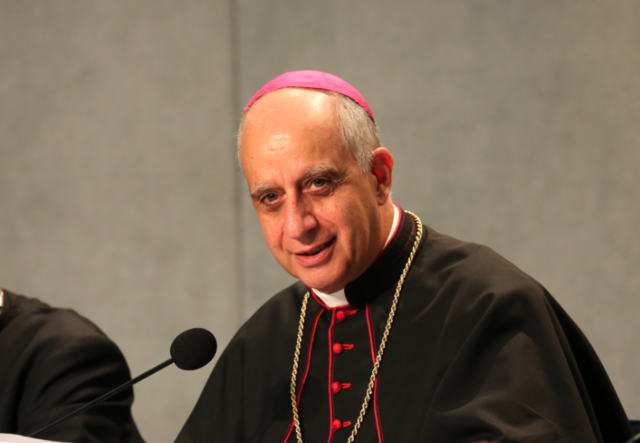 monsignor-fisichella-chiude-il-fol-in-fest-alla-cattolica-di-piacenza